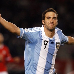 开云体育官方入口-跨界合作不断升级：电竞与时尚、娱乐产业深度融合，电竞与品牌合作